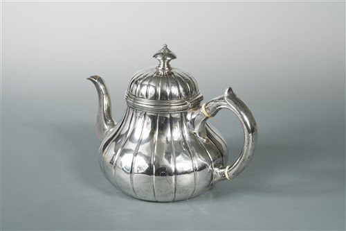 Lot 628 - A Victorian silver teapot by Garrard & Co for Harrods