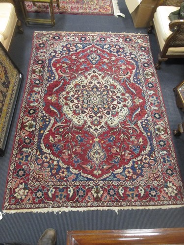 Lot 553 - A Sarouk Mahal carpet 210 x 142cm