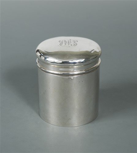 Lot 670 - A George V silver cigarette drum