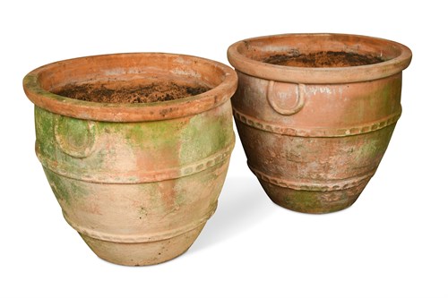 Lot 589 - A pair of modern terracotta garden urns