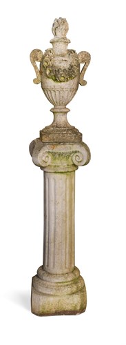 Lot 592 - An 19th century marble urn