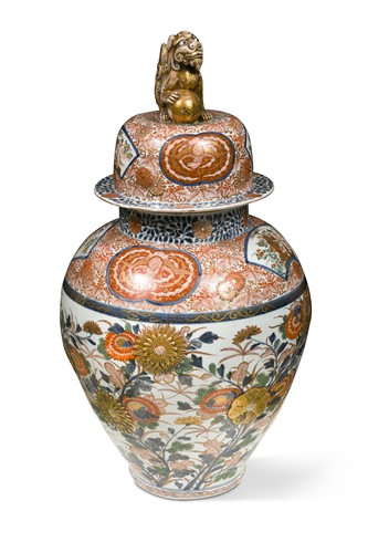 Lot 37 - A Japanese Imari porcelain large vase and cover, late Meiji Period (1868-1912)