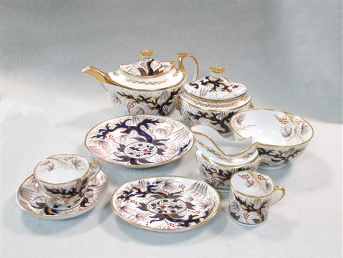 Lot 6 - An English porcelain imari tea and coffee service, pattern 372