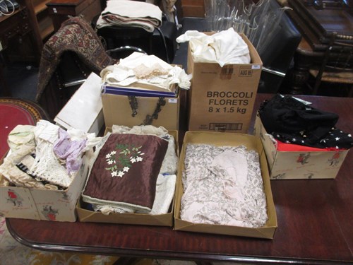 Lot 275 - A collection of vintage clothing including...