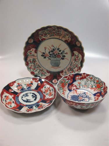 Lot 265 - three Imari plates/bowl