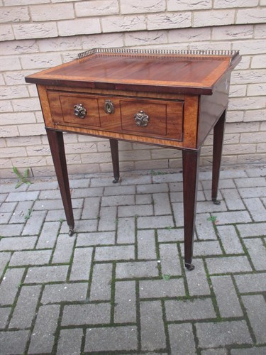 Lot 450 - A 19th century mahogany and maplewood banded...