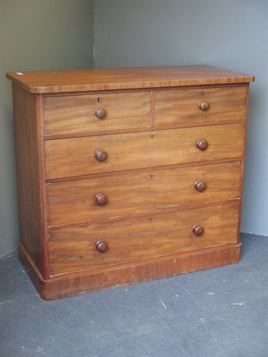 Lot 654 - A 19th century mahogany chest of drawers 100 x...