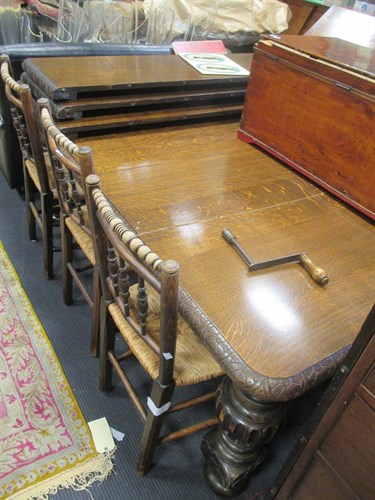 Lot 620 - A good quality late-Victorian oak extending...