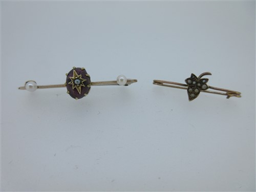 Lot 124 - Two Victorian brooches