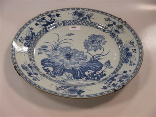 Lot 223 - An 18th century Chinese blue and white export...