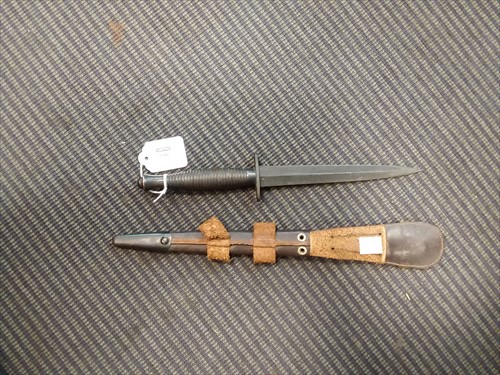 Lot 123 - A WWII Fairbairn Sykes fighting knife