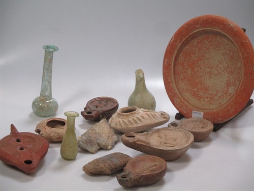 Lot 318 - Seven various Roman pottery oil lamps, a...