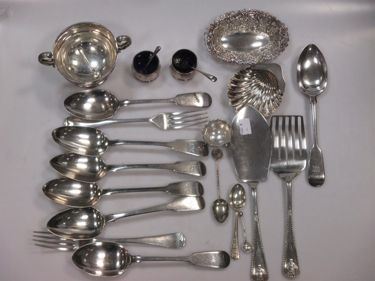 Lot 393 - 4 silver table spoons, bonbon dish, cup,...