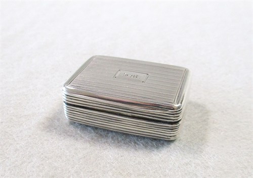 Lot 330 - A George IV silver vinaigrette