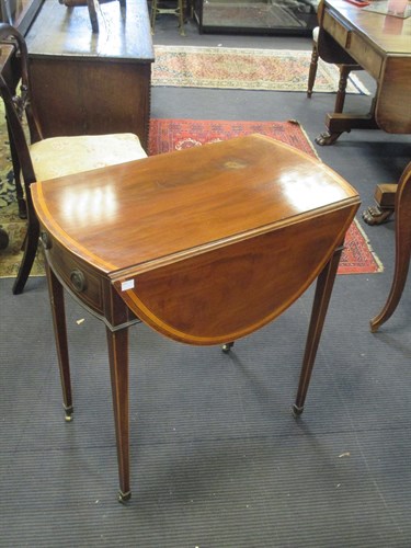 Lot 545 - An Edwardian mahogany pembroke table, oval, 70...