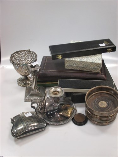 Lot 424 - A silver dwarf candlestick, cased teaspoons,...