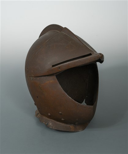 Lot 292 - A late 16th century tilt armour helmet
