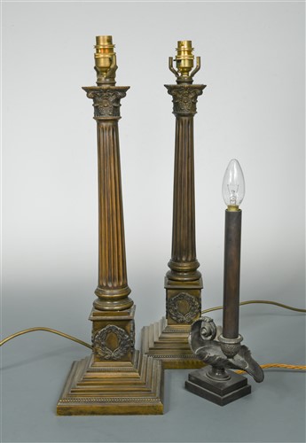 Lot 321 - A pair of brass Corinthian column table lamps