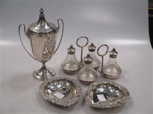 Lot 256 - A small collection of silverware
