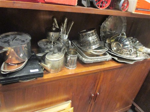 Lot 277 - A large collection of silver plated ware