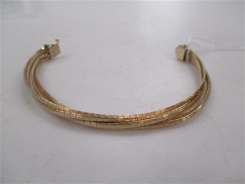 Lot 209 - A twisted 5 strand bracelet