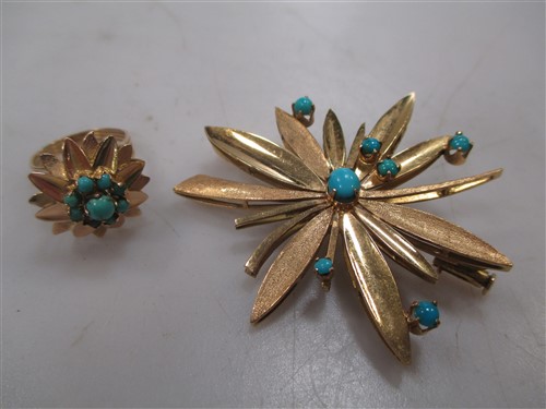 Lot 204 - a modern style brooch and ring