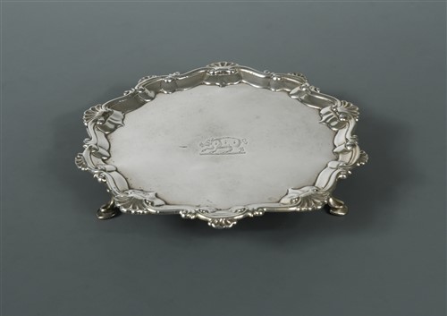 Lot 592 - A George III silver waiter