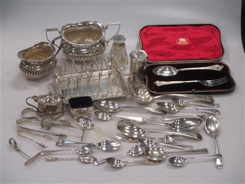 Lot 247 - A collection of silverware
