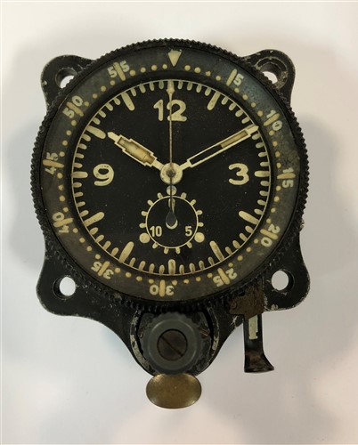 Lot 482 - Junghans - A WWII Luftwaffe Blindfliguhr instrument clock