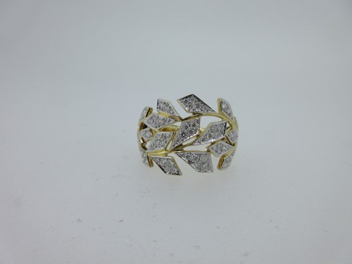 Lot 210 - Kat Florence - A 'Leaves of Gold' diamond ring