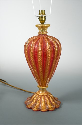 Lot 24 - A large Barovier Cordonato d'Oro Murano glass table lamp
