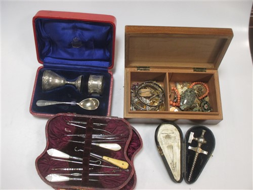 Lot 191 - Various costume jewellery and other items