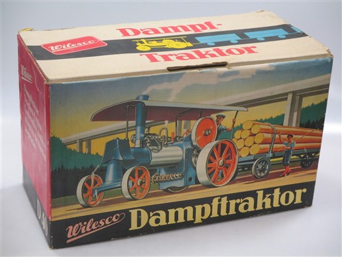 Lot 19 - A German Wilesco steam tractor, boxed