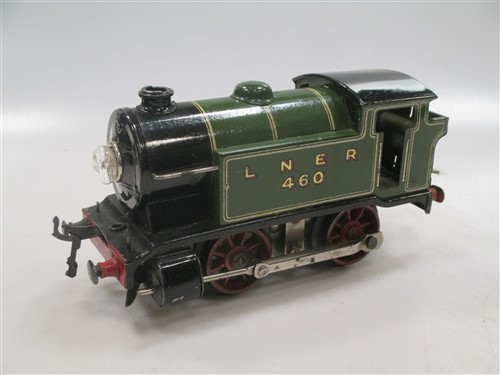 Lot 34 - A Hornby 0 gauge LNER 0-4-0 with 20V...