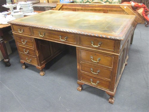 Lot 419 - An early 20th century mahogany pedestal desk...