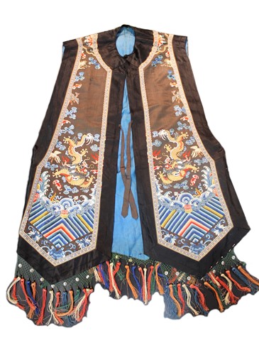 Lot 176 - A Japanese brown silk and embroidered kimono, circa 1925