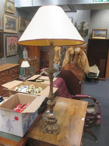 Lot 163 - A carved gilt wood lamp