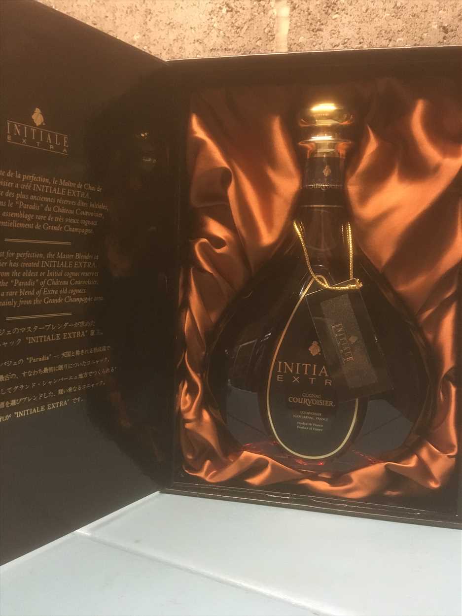 Lot 904 - Courvoisier Initiale Extra cognac
