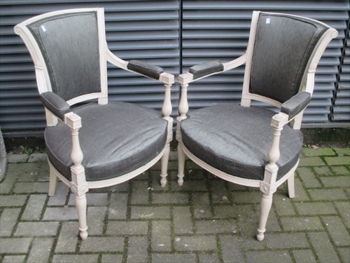 Lot 454 - A pair of Louis XVI style white painted chiars