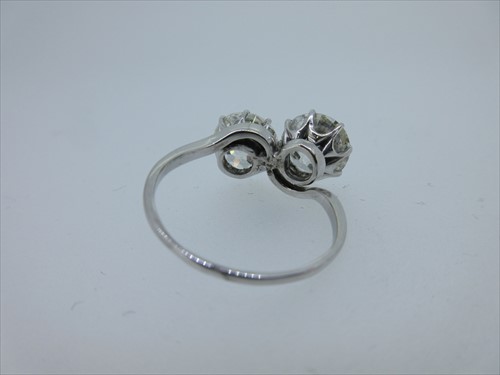Lot 269 - An impressive two stone diamond ring