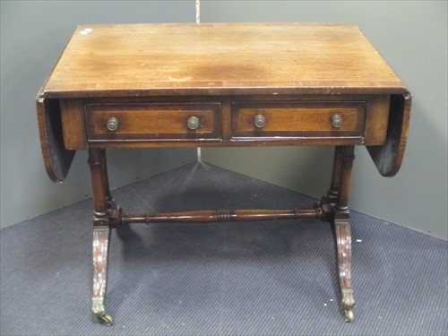 Lot 542 - A Regency style sofa table