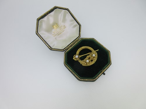 Lot 31 - An Irish 'Tara' brooch