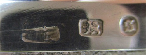 Lot 414 - A Victorian silver table cigar / cigarette box