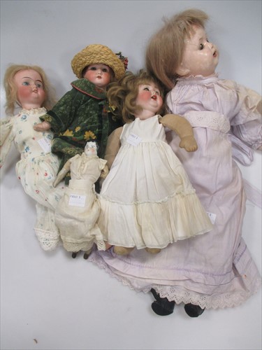 Lot 78 - Five dolls