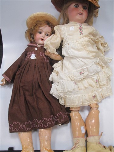 Lot 104 - Armand Marseille doll