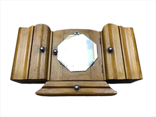Lot 184 - A small Art Deco bathroom wall cabinet