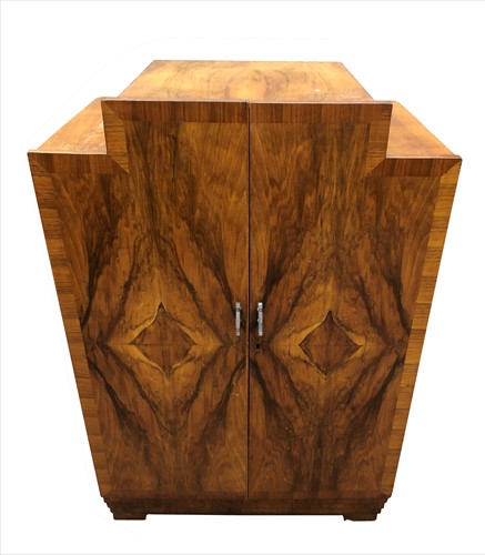 Lot 200 - An Art Deco walnut dressing chest