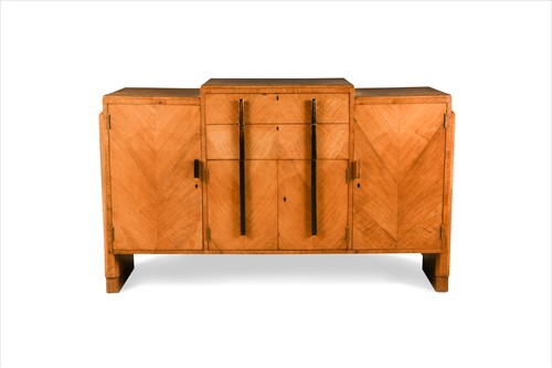 Lot 186 - An Art Deco walnut sideboard