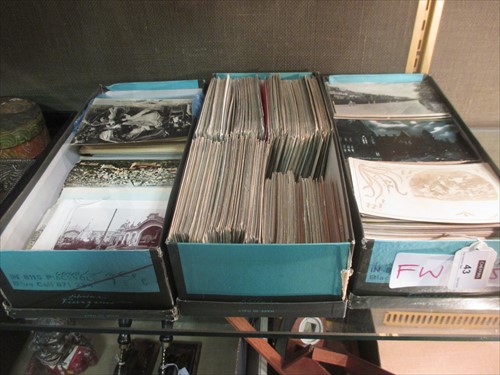 Lot 43 - A large quantity of miscellaneous early 20th century postcards, of different subjects and kinds.