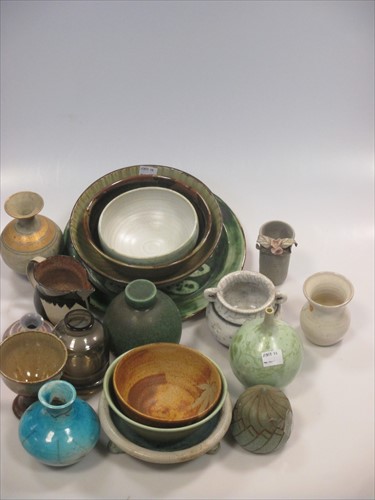 Lot 27 - A quantity of Art pottery